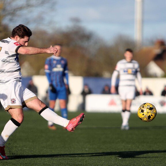 Crowborough 1-4 Deal Town 