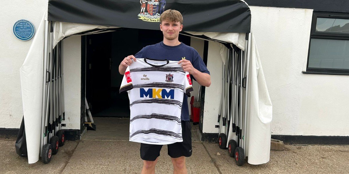 George Mcllory outside Deal Changing Rooms